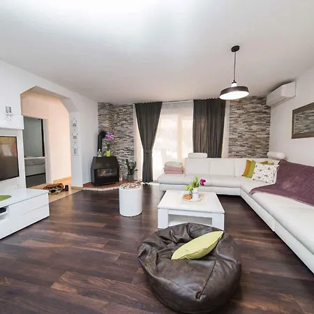 In 39291 別荘 Grižane